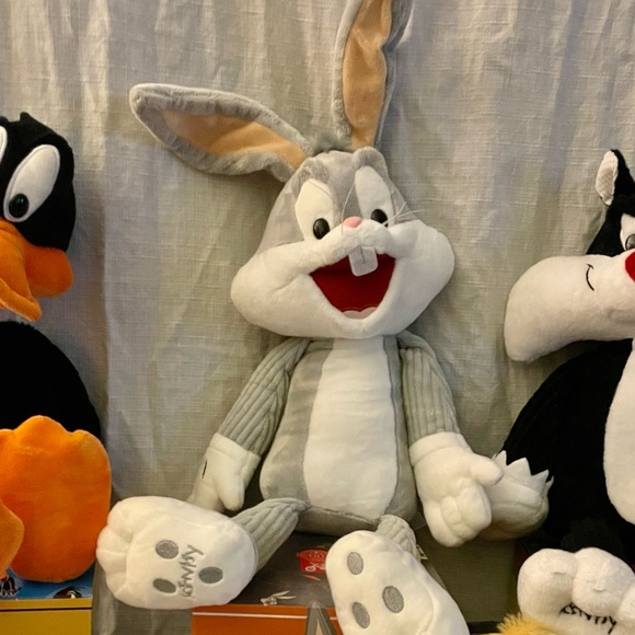 SCENTSY Buddy *NIB* Looney Tunes - Picture 3 of 7